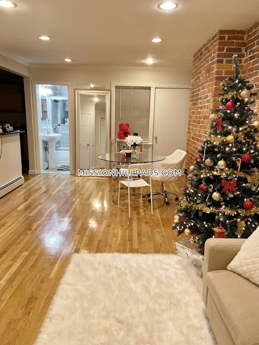 BOSTON - ROXBURY - 1 Bed, 1 Bath - Image 2