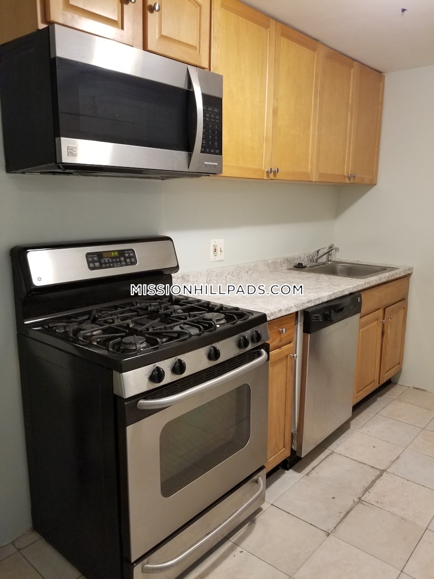 BOSTON - ROXBURY - 3 Beds, 1 Bath - Image 1