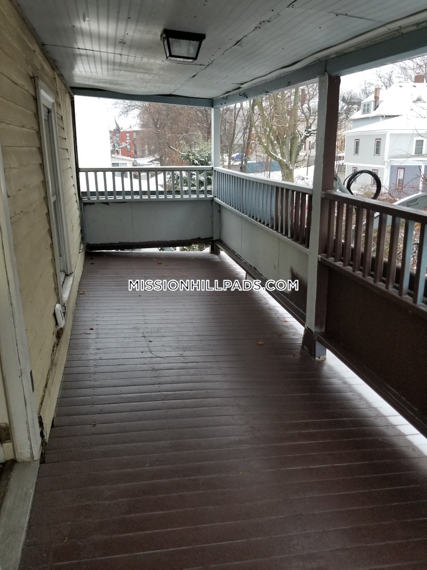 BOSTON - ROXBURY - 3 Beds, 1 Bath - Image 13