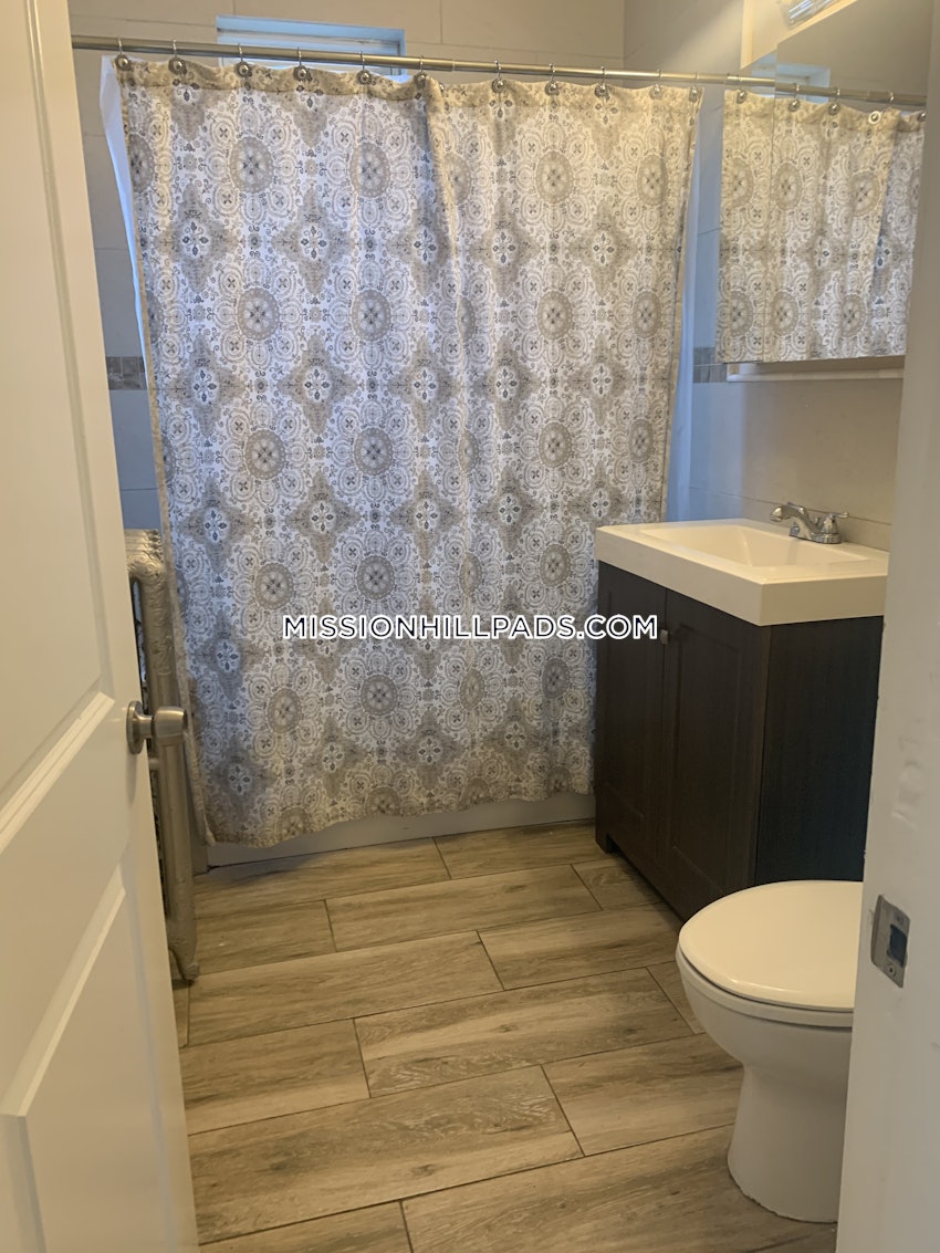 BOSTON - ROXBURY - 5 Beds, 1 Bath - Image 37