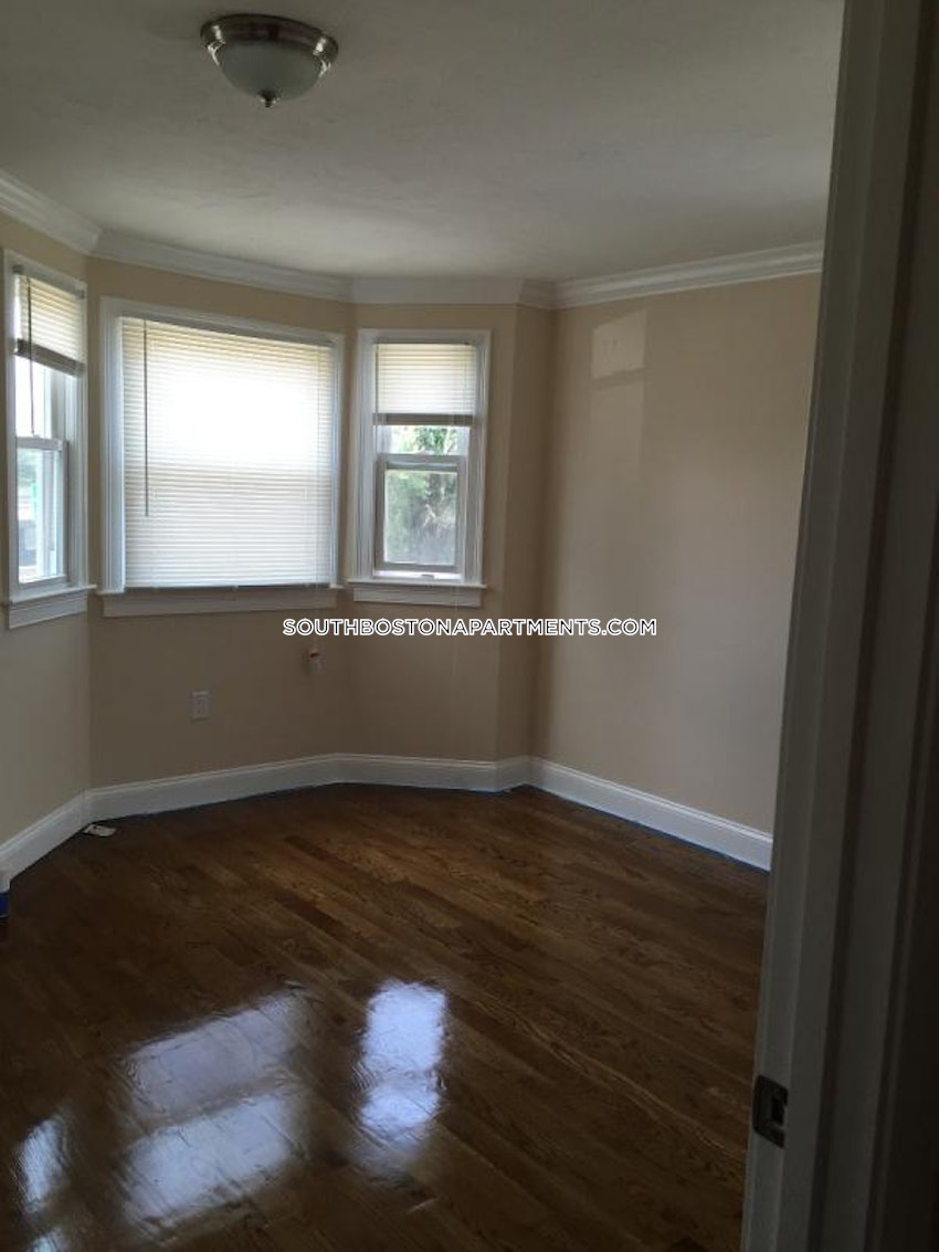 BOSTON - SOUTH BOSTON - ANDREW SQUARE - 4 Beds, 1.5 Baths - Image 10