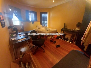 Andrew Square - South Boston, Boston, MA - 3 Beds, 1 Bath - $3,000 - ID#4946018