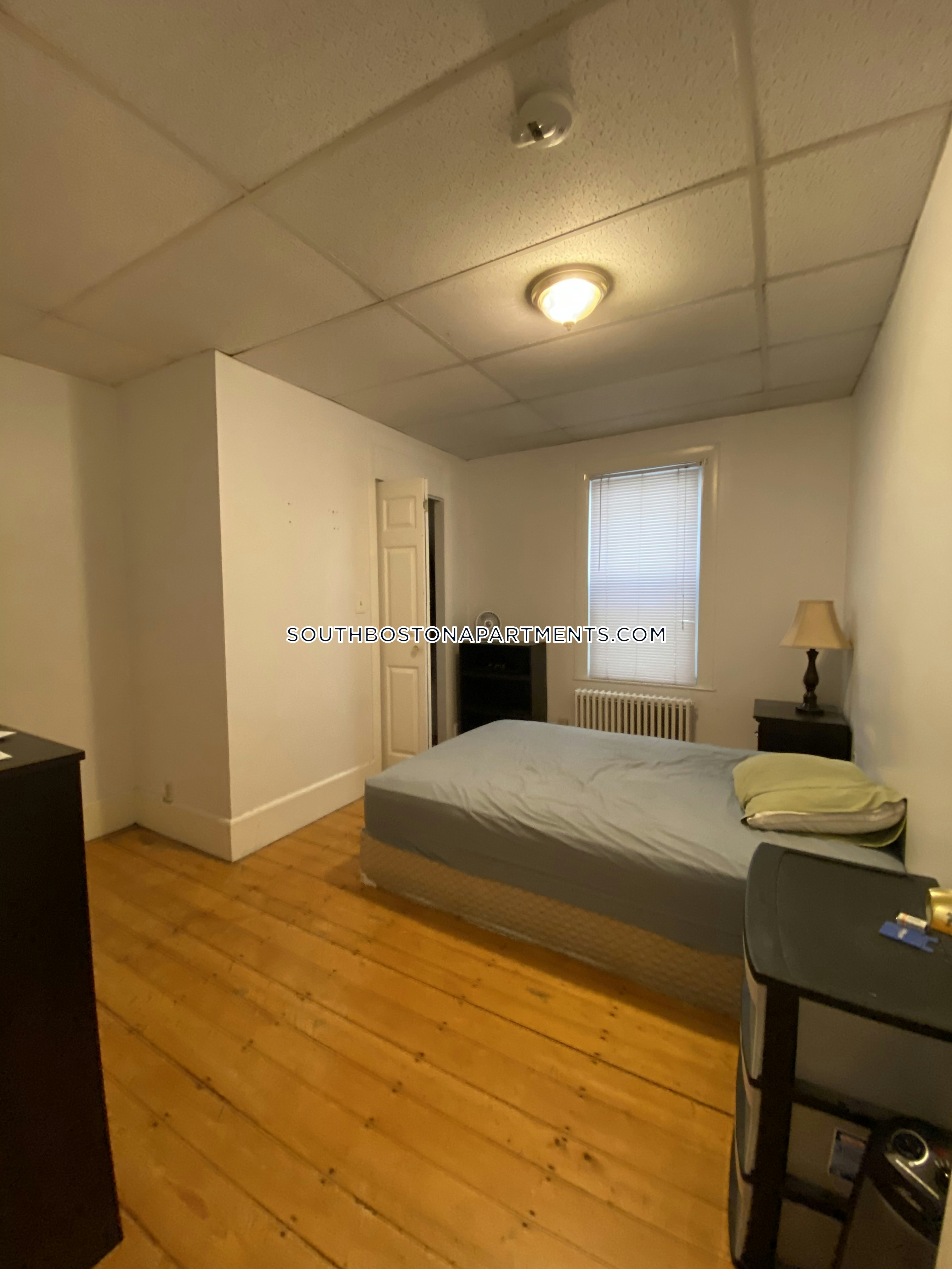 South Boston 3 Bed Apartment On East Broadway Boston 3 900