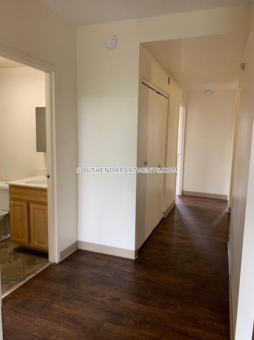 BOSTON - SOUTH END - 3 Beds, 2 Baths - Image 32