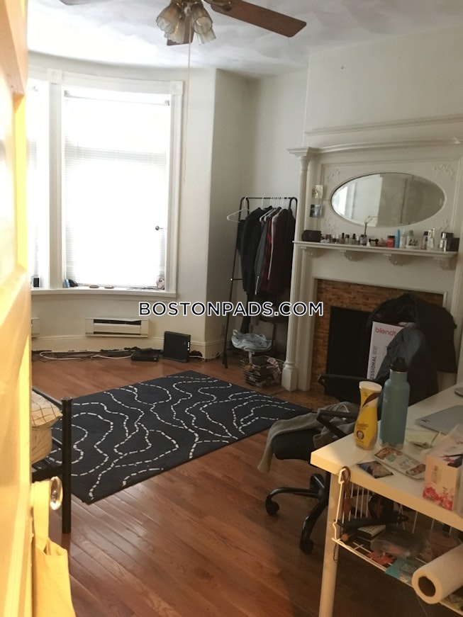Boston - $2,400+ /mo