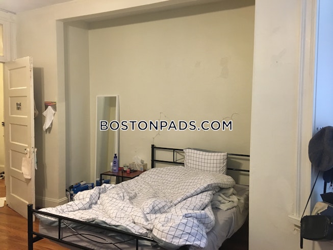 Boston - $2,400+ /mo