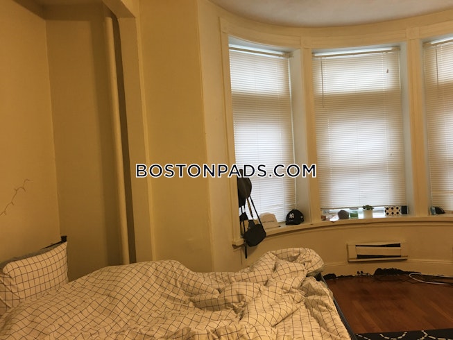 Boston - $2,400+ /mo