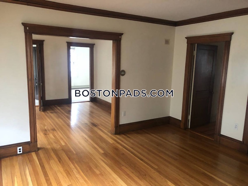 CAMBRIDGE - MT. AUBURN/BRATTLE/ FRESH POND - 3 Beds, 1 Bath - Image 7