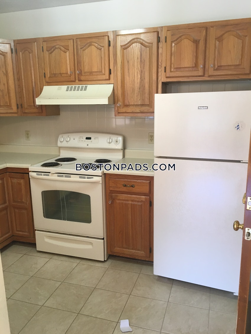 Newton - Auburndale - 2 Beds, 1 Bath - Image 1