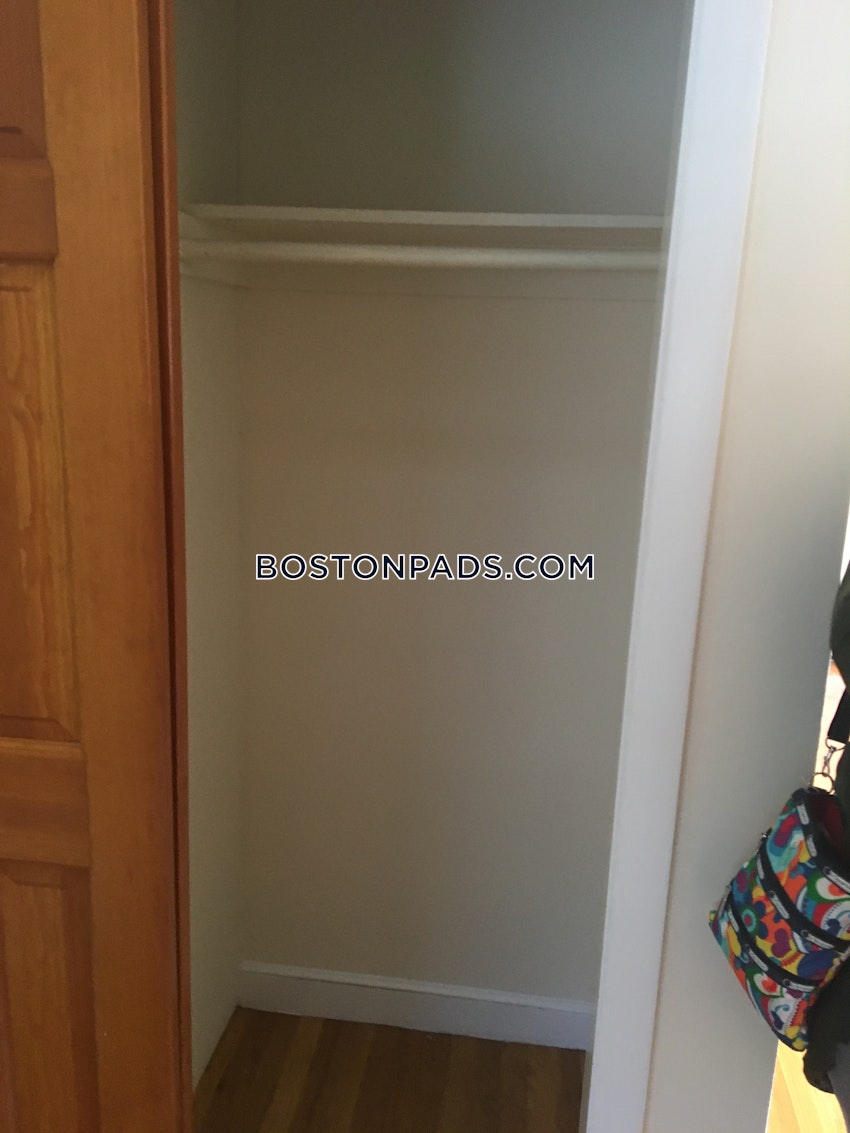 Newton - Auburndale - 2 Beds, 1 Bath - Image 8