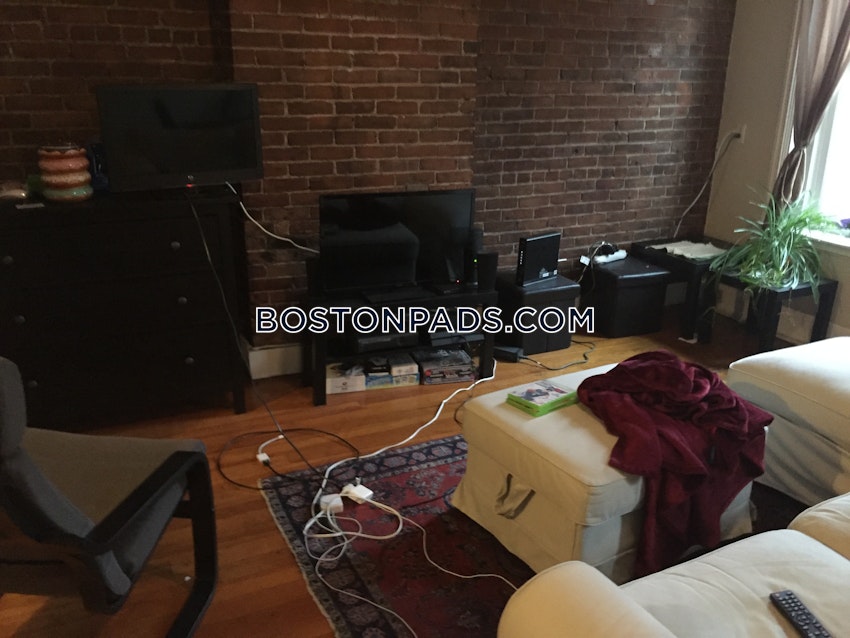 Boston - North End - 2 Beds, 1 Bath - Image 1