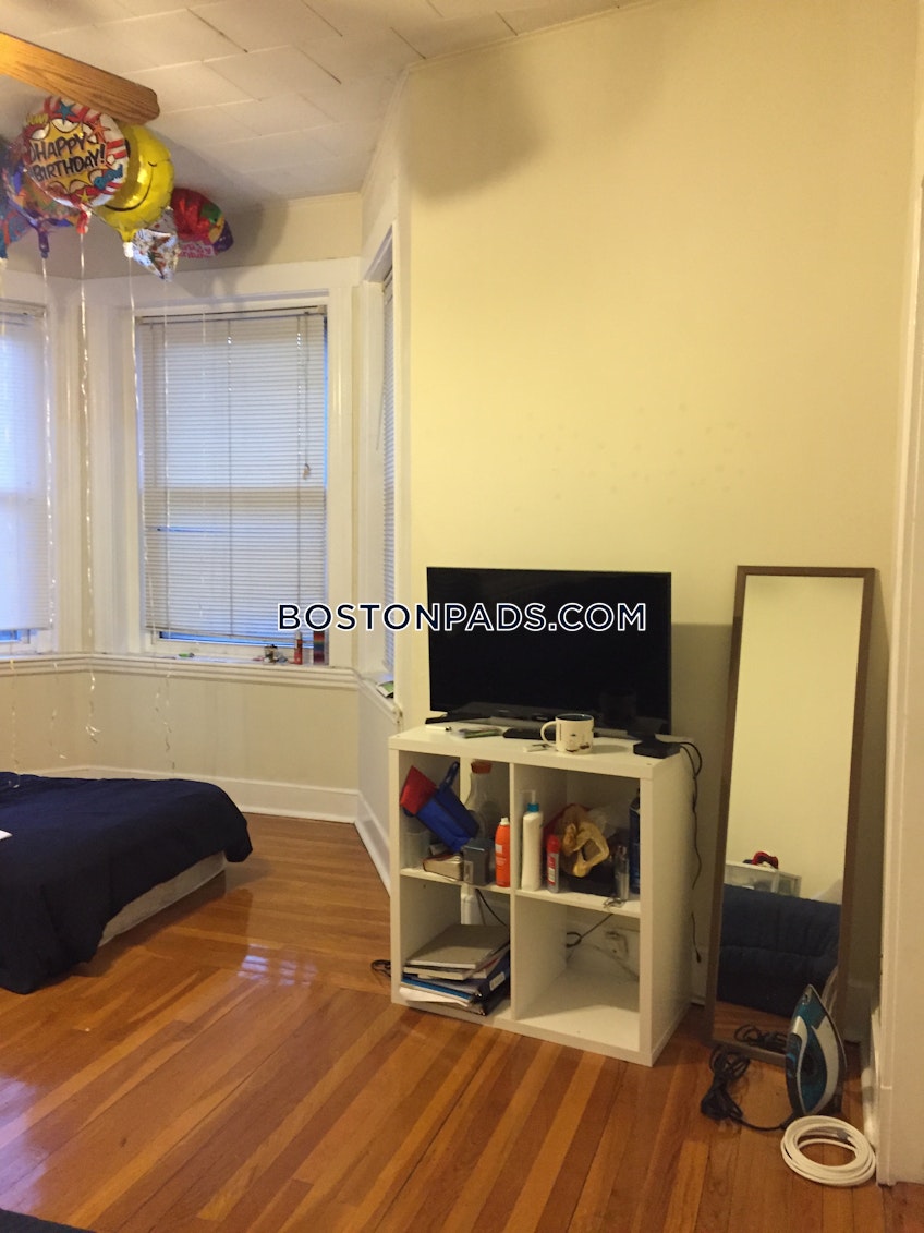 Boston - $2,600+ /month