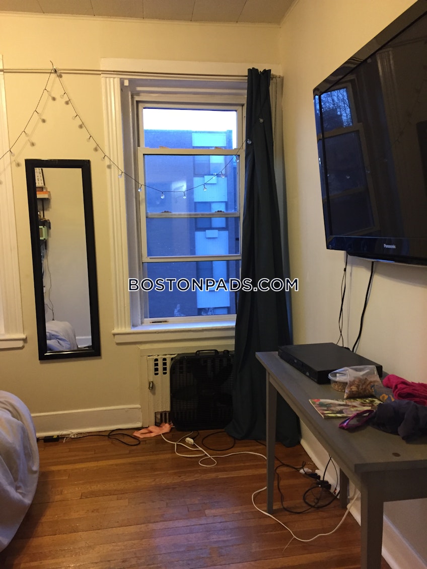 Boston - $2,600+ /month