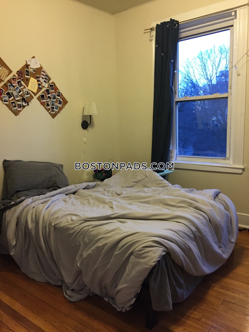 Boston - $2,600+ /month