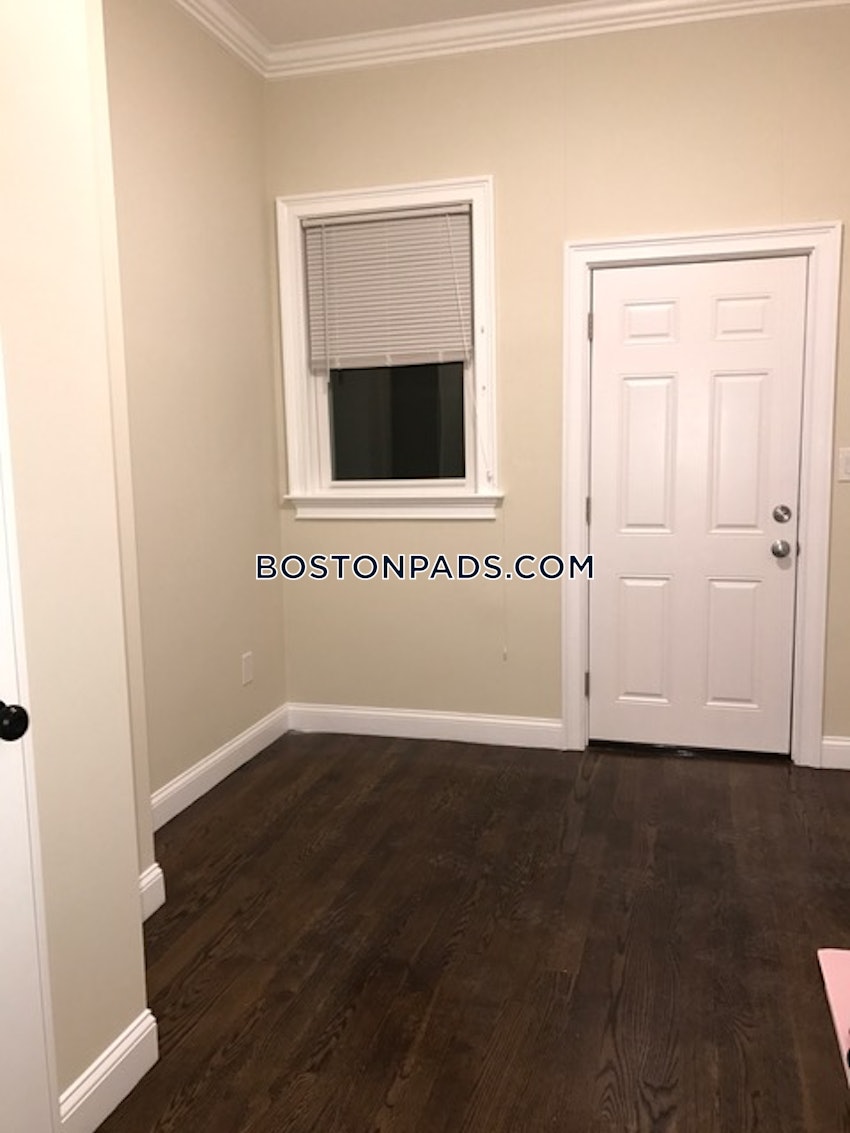 BOSTON - ROXBURY - 4 Beds, 1 Bath - Image 31