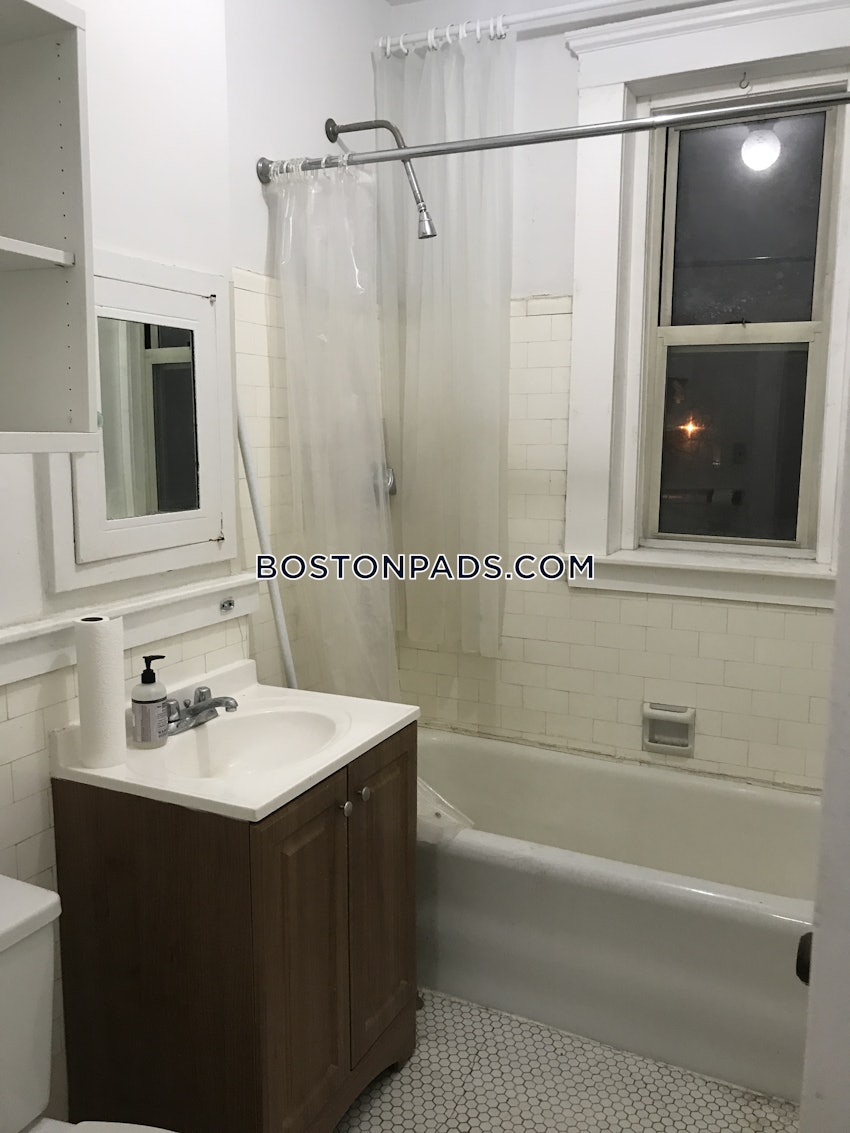 MALDEN - 1 Bed, 1 Bath - Image 12