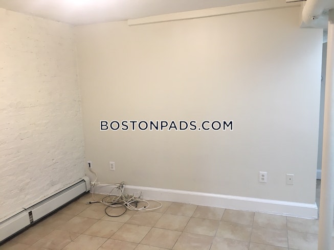 Boston - $2,400+ /mo