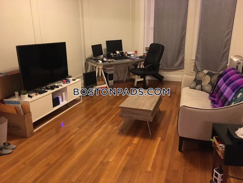 Malden - 1 Bed, 1 Bath - Image 11