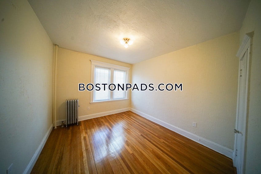 BROOKLINE- WASHINGTON SQUARE - 2 Beds, 1 Bath - Image 10