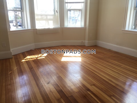 Summer St. Somerville photo 38