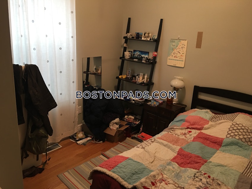 CAMBRIDGE - INMAN SQUARE - 4 Beds, 1 Bath - Image 15