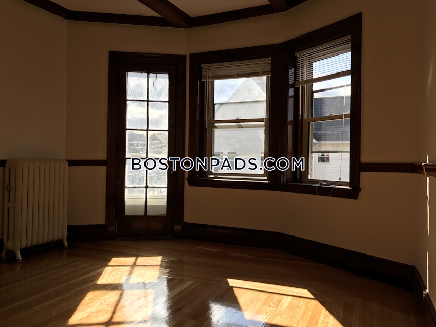 Somerville - $4,200+ /month