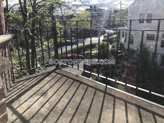 Somerville - $4,200+ /mo