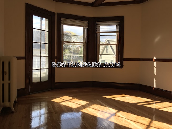 Somerville - $4,200+ /mo