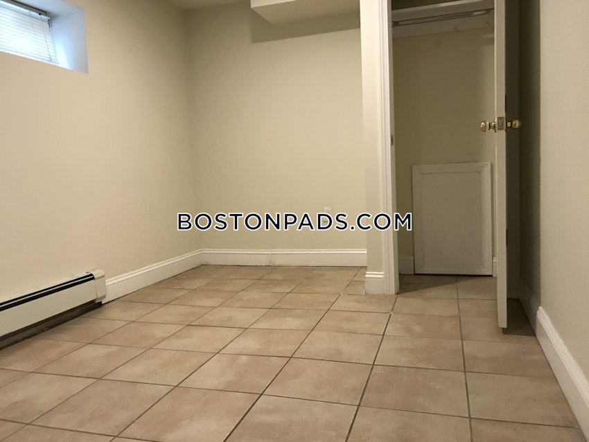 BOSTON - MISSION HILL - 3 Beds, 1 Bath - Image 20