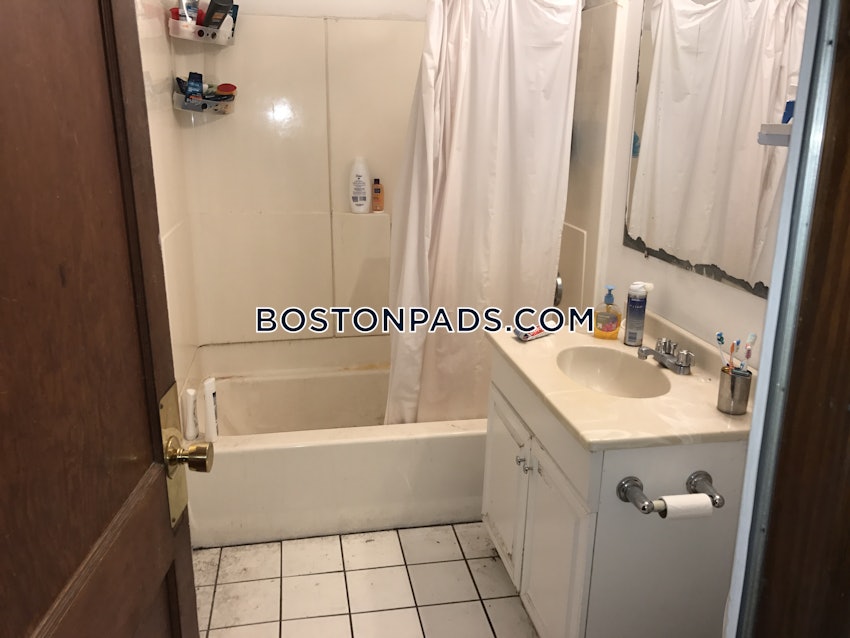 BOSTON - JAMAICA PLAIN - JAMAICA POND/PONDSIDE - 3 Beds, 1 Bath - Image 2