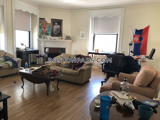 Boston - $3,200+ /mo