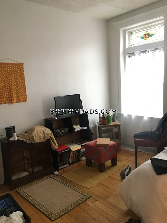 Boston - $3,600+ /mo