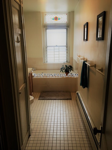 Commonwealth Ave. Boston