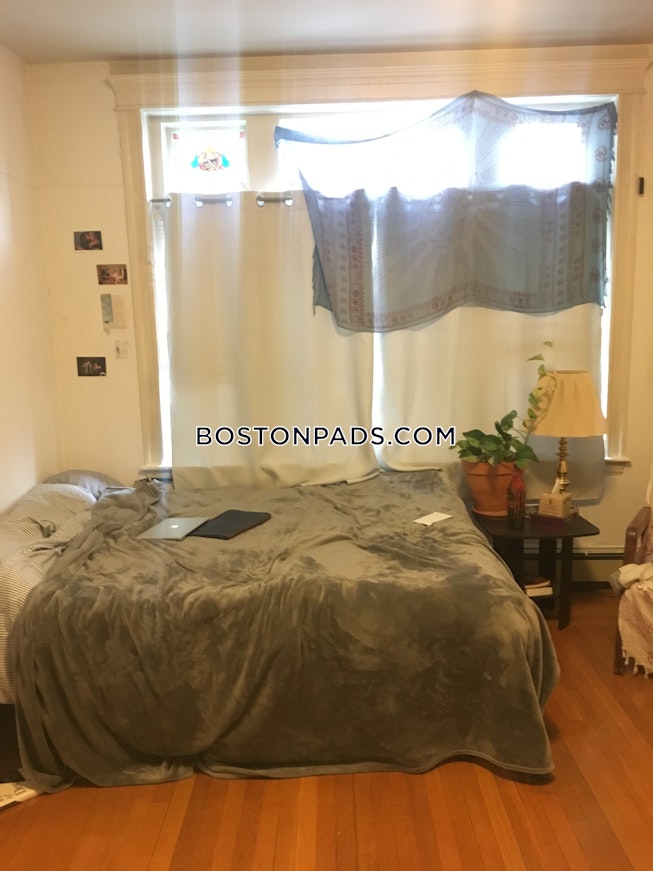 Boston - $3,600+ /mo