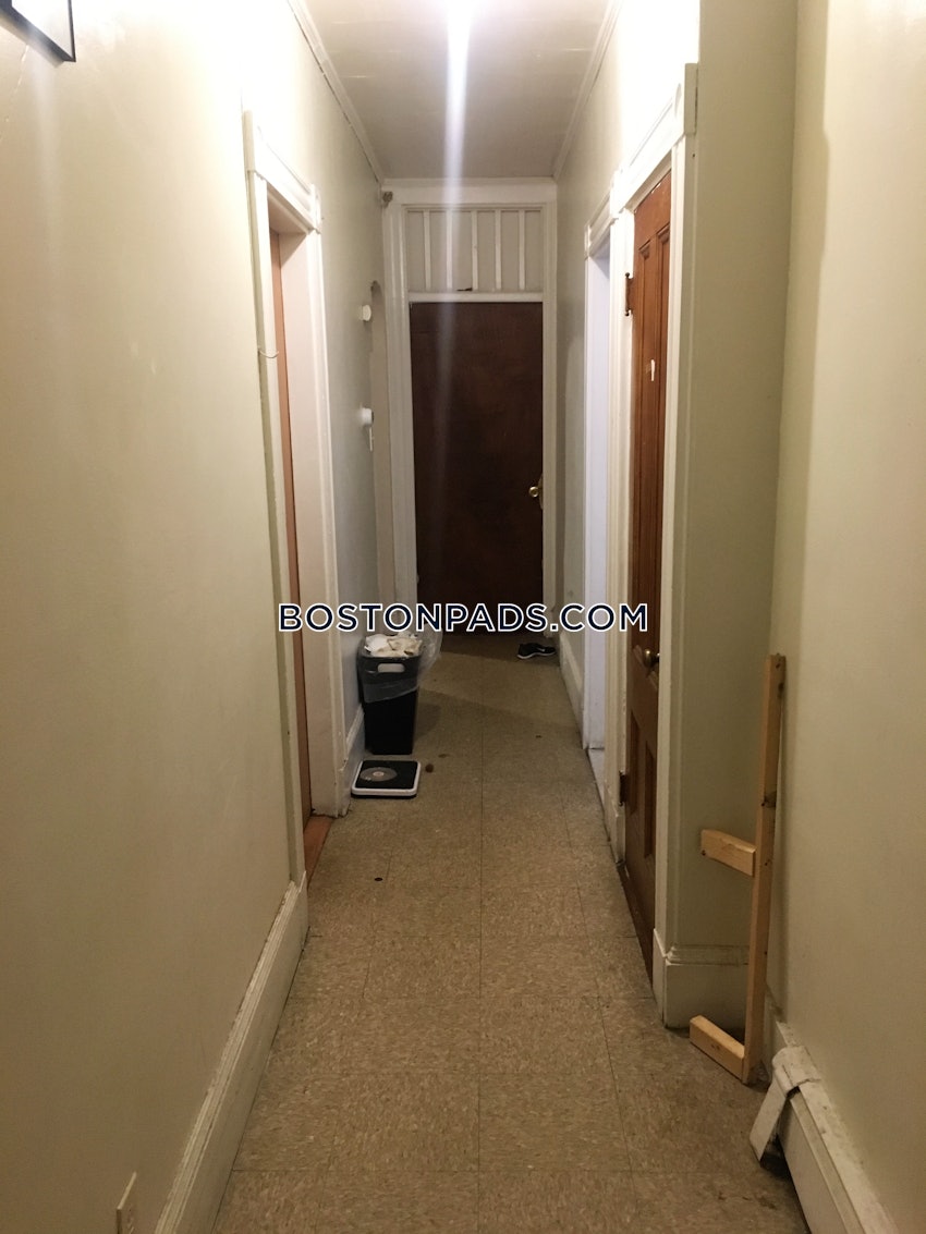 BOSTON - ALLSTON - 3 Beds, 1 Bath - Image 7