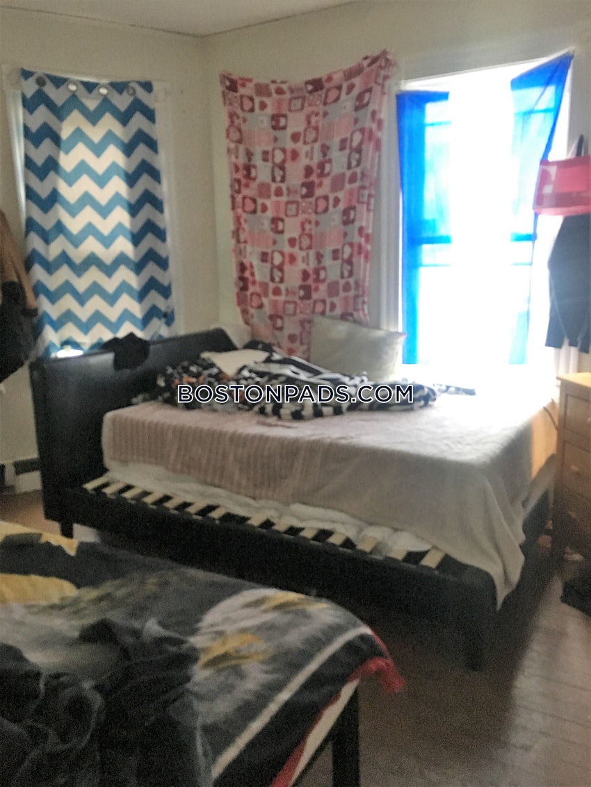 BOSTON - ALLSTON - 3 Beds, 1 Bath - Image 3