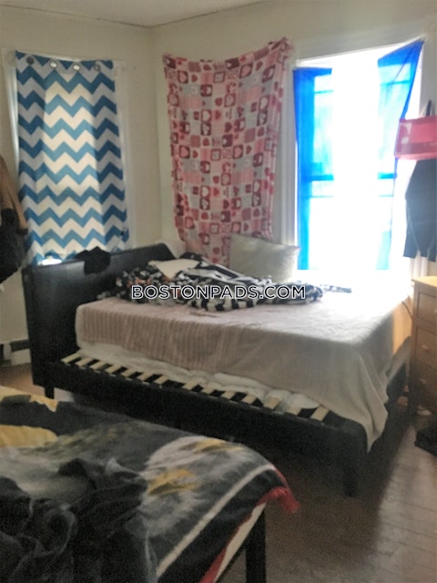 Everett St. Boston photo 3