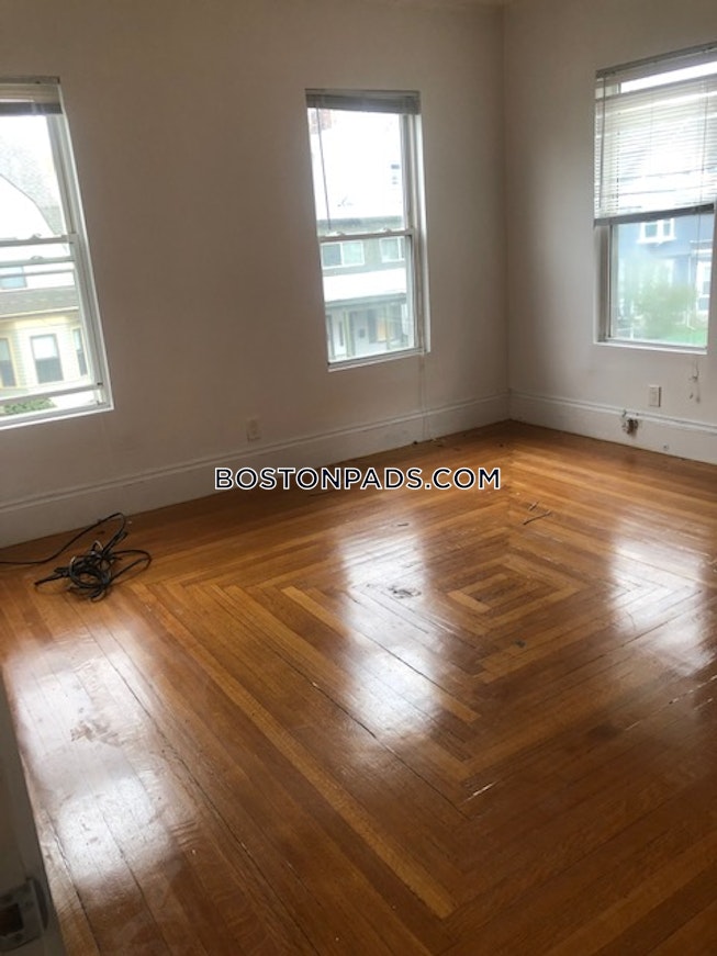 Boston - $3,418+ /mo