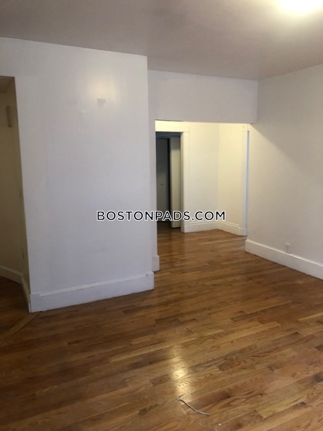 Boston - $3,418+ /mo