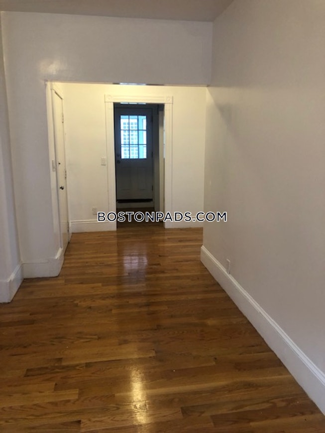 Boston - $3,418+ /mo