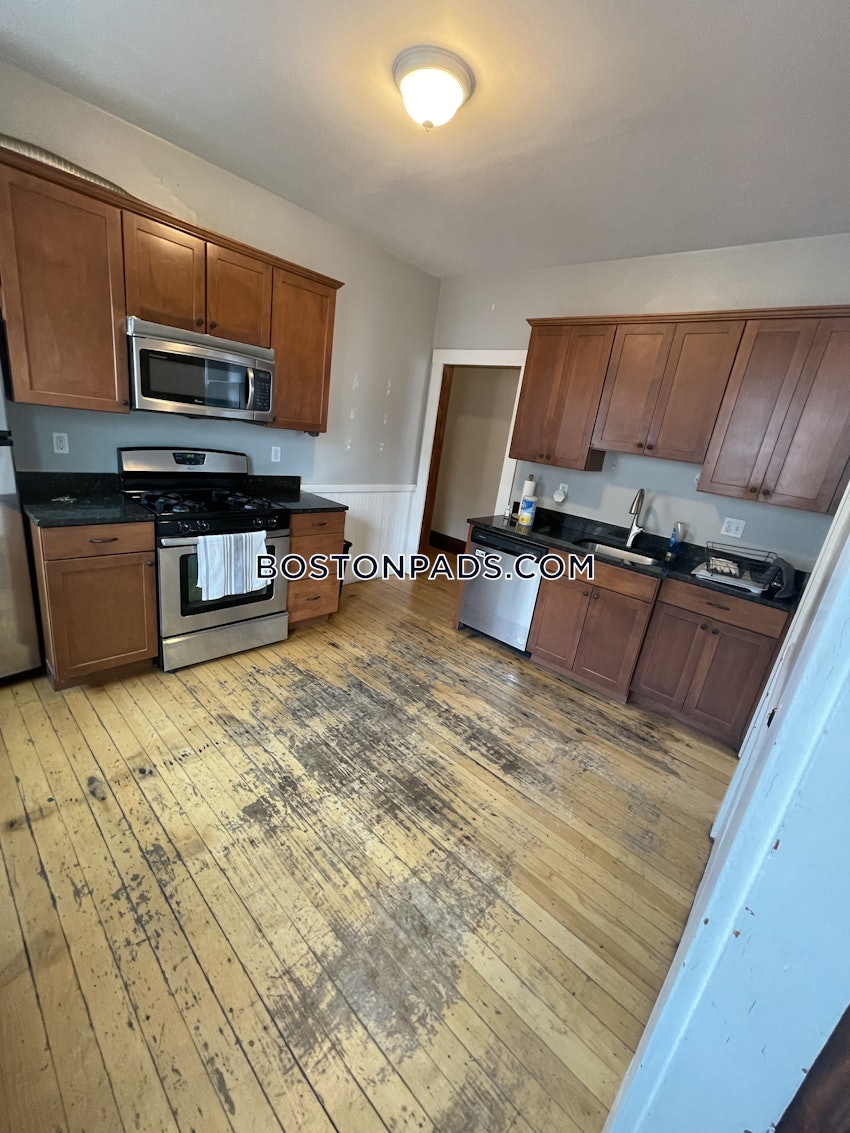 MEDFORD - TUFTS - 1 Bed, 1 Bath - Image 8