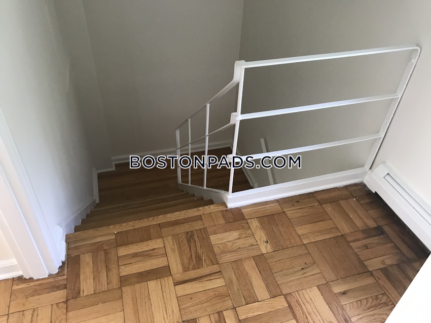 BROOKLINE - CHESTNUT HILL - 1 Bed, 1.5 Baths - Image 14