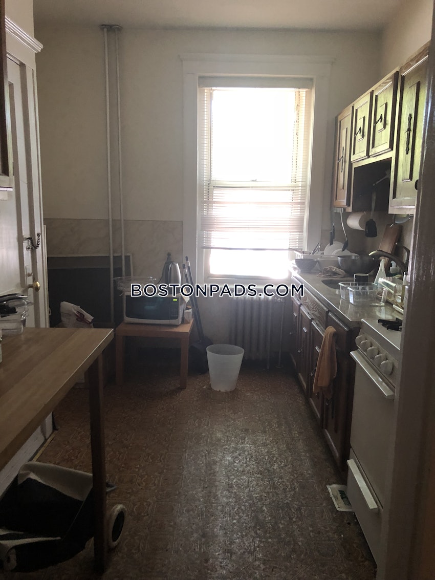 Malden - 1 Bed, 1 Bath - Image 11