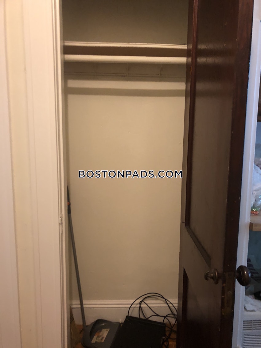 Malden - 1 Bed, 1 Bath - Image 10