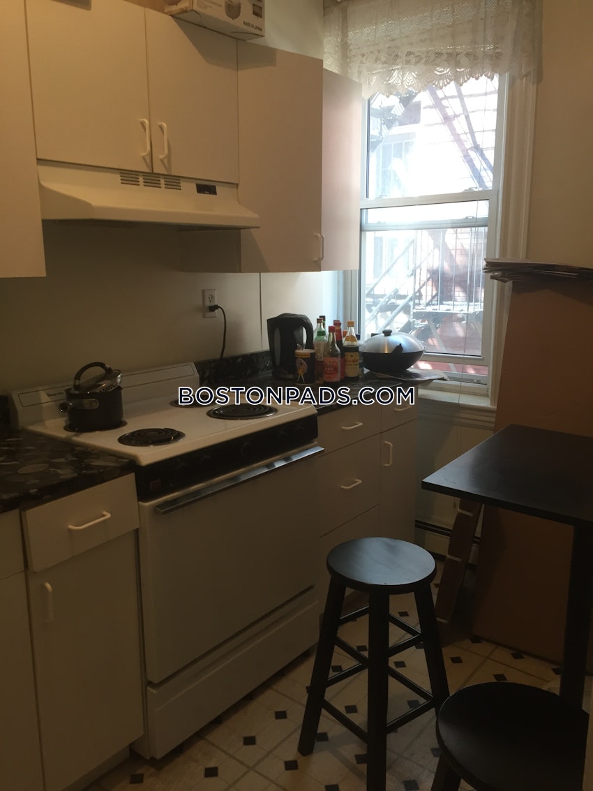 Brookline - Washington Square - 1 Bed, 1 Bath - Image 5