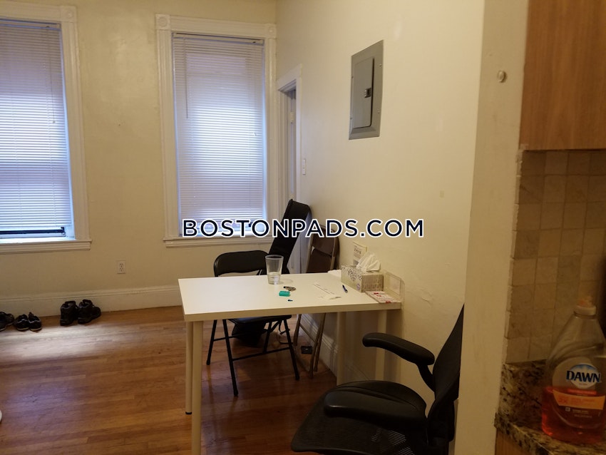 BOSTON - NORTHEASTERN/SYMPHONY - 2 Beds, 1 Bath - Image 9