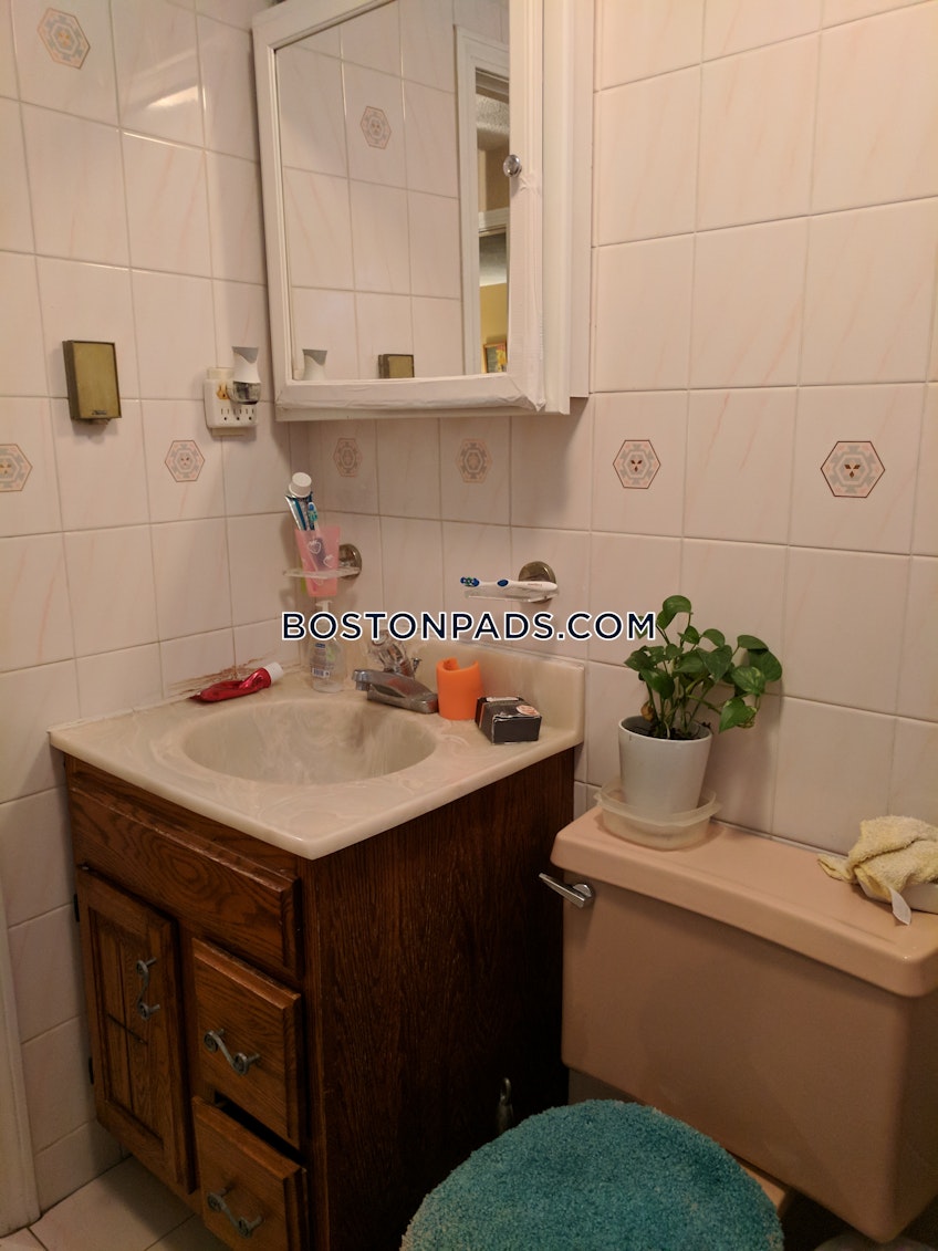 Arlington - $3,200+ /month