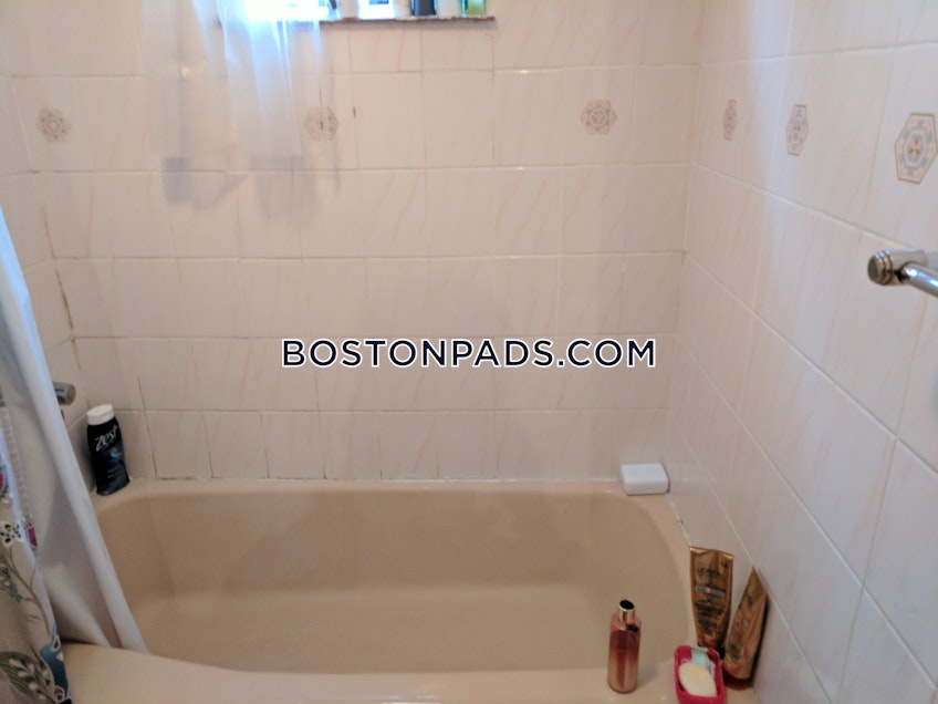 Arlington - $3,200+ /month