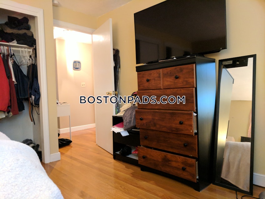 Arlington - $3,200+ /month