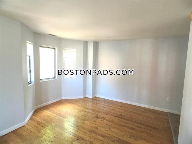 Boston - $3,500+ /mo